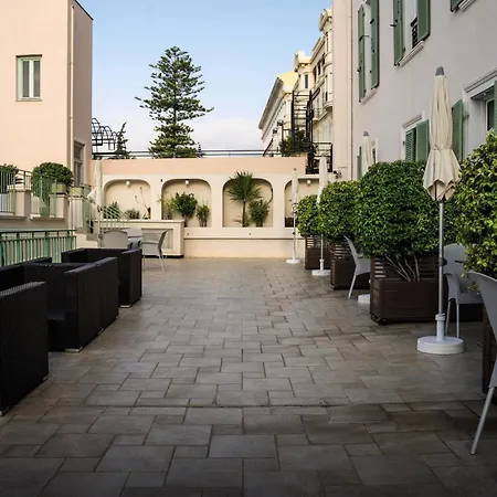 Hotel Vendome Menton-3