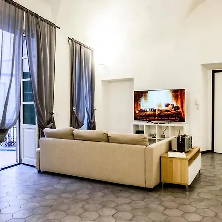 Archivolto del Teatro, 3-2