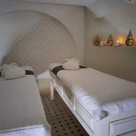 Riad El Arco Rooftop Pool & Spa-3