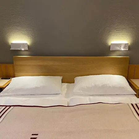 Petit Steffani Bed & Breakfast-2