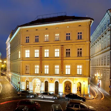 Charles Bridge Palace-3