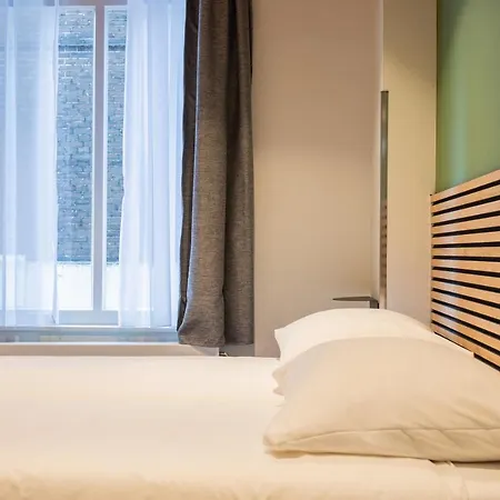 Weber Hotel 117-2