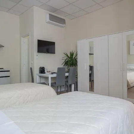 Center Rooms-2
