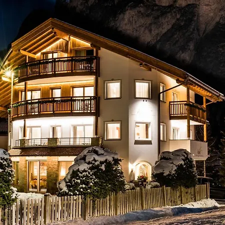 Garni-Hotel Aghel Suites & Apartments-3