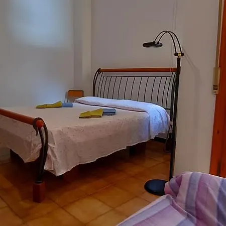 Pisa Central Station Room Rent-2