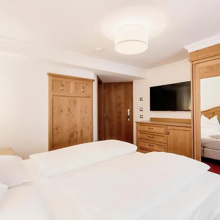Hotel Ingram-2