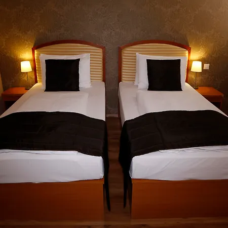 Six Inn Hotel Budapest-2