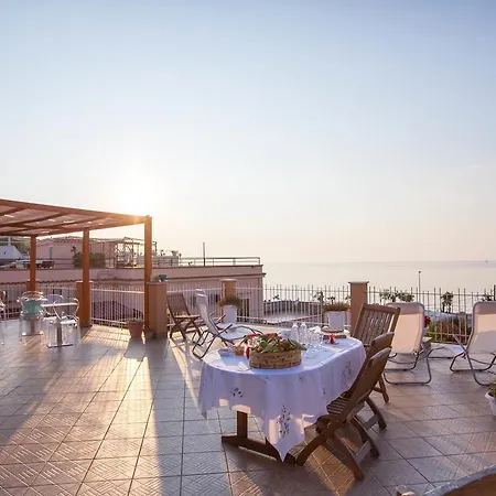 B&B Olas Del Mar-3