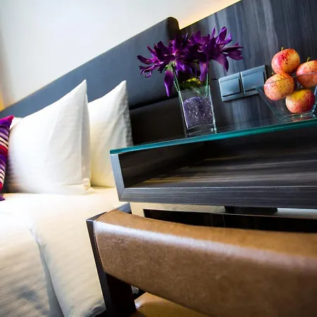Aqueen Hotel Paya Lebar-2