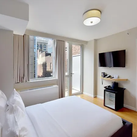 Hotel 32 32-2