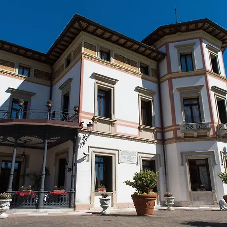 Hotel Villa Stucky-3