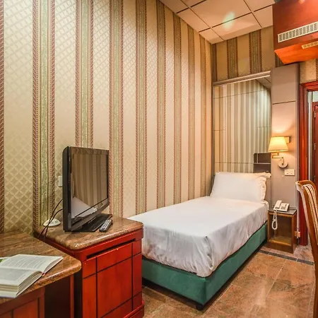 Castro Pretorio 64 Easy Rooms-2