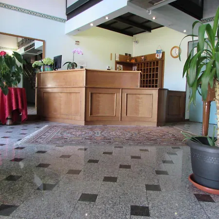 Hotel Alpi Del Mare-3