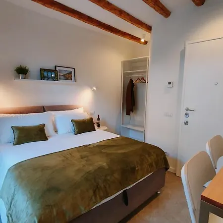 Foscolo 9 Room - Breakfast-3