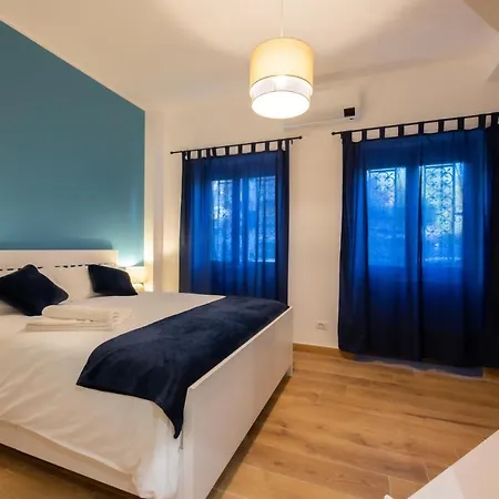 Bed & Breakfast Across The Room-3