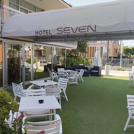 Hotel Seven-2