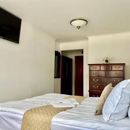 Opera16 Guestrooms-3