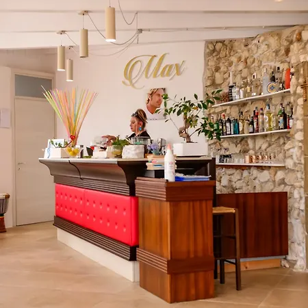Max Luxury Suite - Servizio Spiaggia Inclusa-2