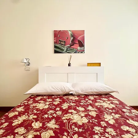 Stylish Room In Milano-3
