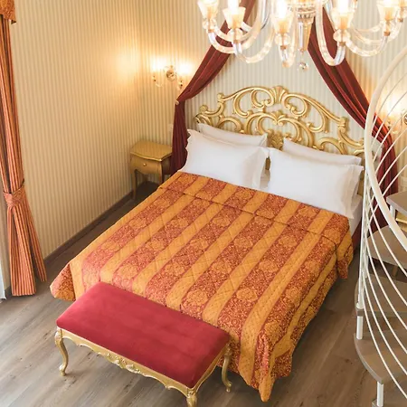 Regina del Garda Suite-2
