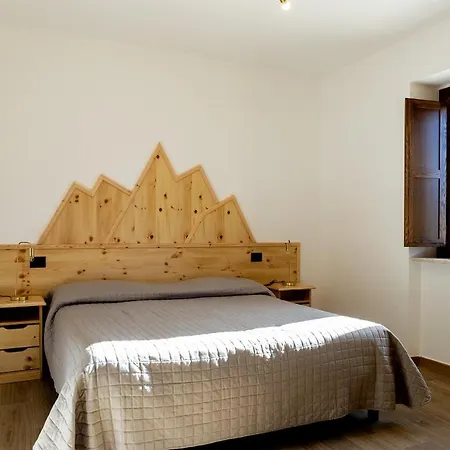 La Villetta Food & Drink Rooms For Rent - No Reception --2