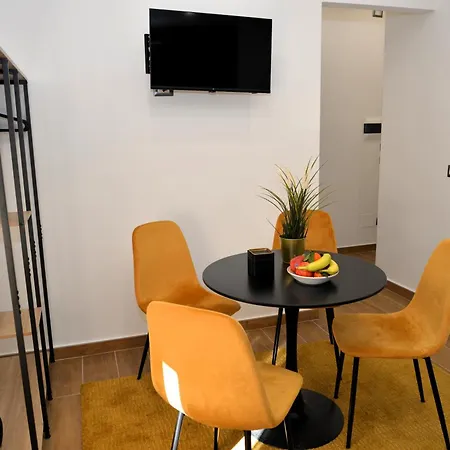 BlackWoody Contemporary Rooms - Napoli Centro Storico-2