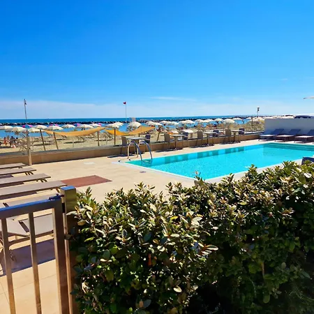 You & Me Beach Hotel - Adults Friendly-2