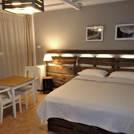 Ca'Luna Guest House-3