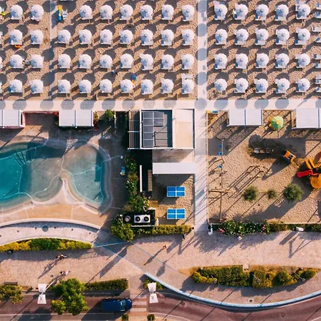 Hotel International-2