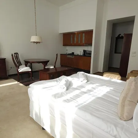 Opera16 Guestrooms-2