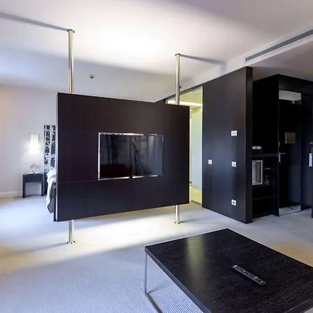 Ramada Plaza By Wyndham Bucharest Convention Center-2