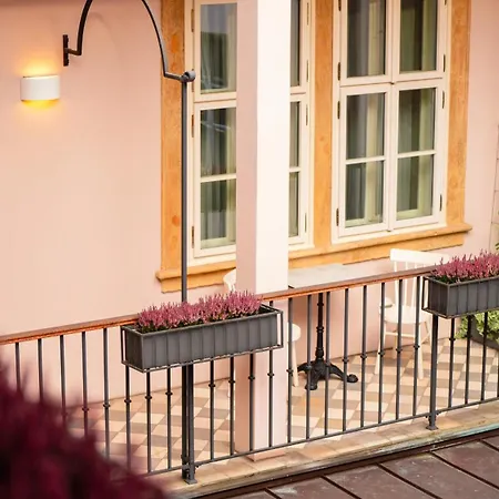 Hotel Golden Key Prague Castle-2