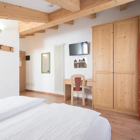 Hotel Zirmes-2