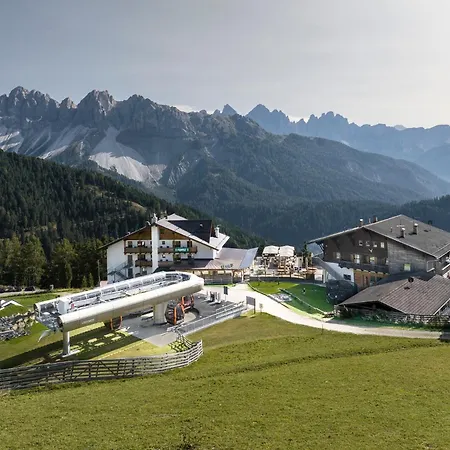 Berghotel Schlemmer Dolomites-3