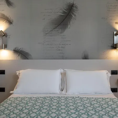 Theodore Rooms-2