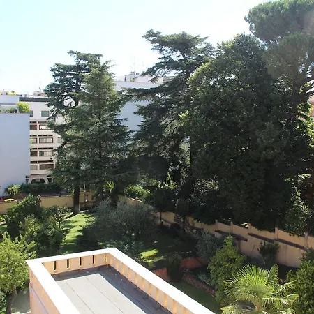 Room In Roma Isole-2