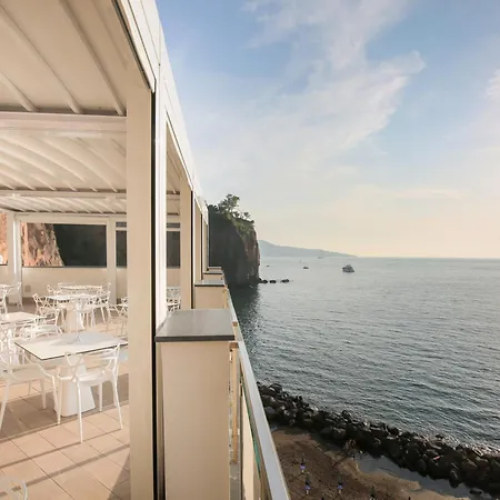 Hotel Giosue' a mare Sorrento-3