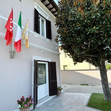 Four Lions Villa Guesthouse-3