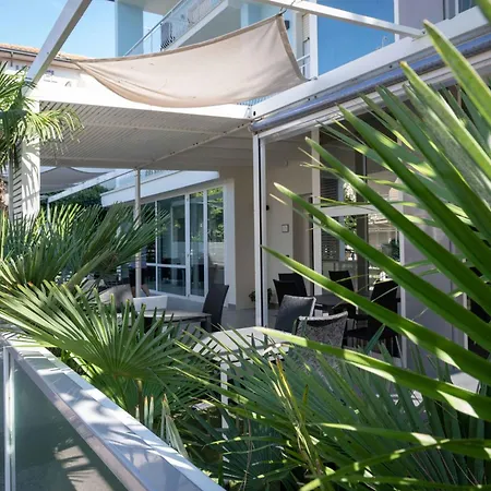 Hotel Smart Cervia B&B-2