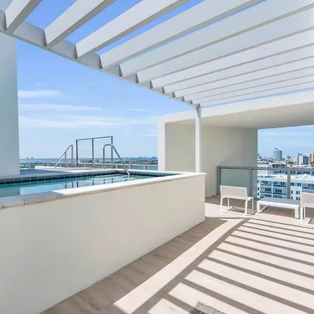 W South Beach Private Luxury Suites-3