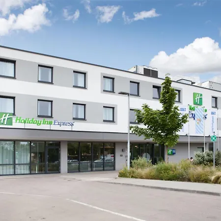 Holiday Inn Express Munich - Olympiapark By Ihg-3