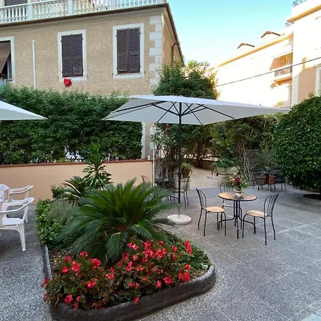Albergo Fiorenza&Banksia Meublè-3