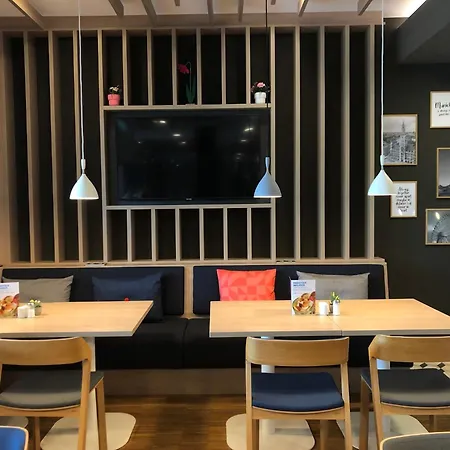 Holiday Inn Express Munich - Olympiapark By Ihg-2