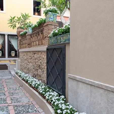 Villa D'Orville luxury suites Taormina-2