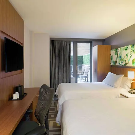 Hilton Garden Inn New York Central Park South-Midtown West-3