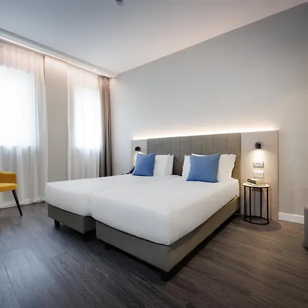 IH Hotels Milano Centrale-2