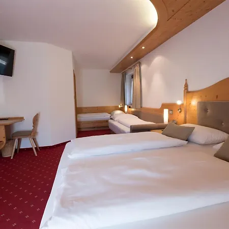 Garni Alba Bed & Breakfast-2