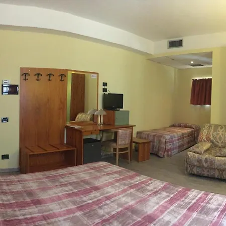 Hotel Alpi Del Mare-2