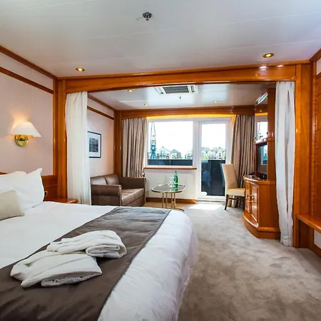 Sunborn London Yacht Hotel-3