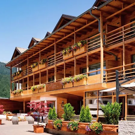 Corona Dolomites Hotel-2